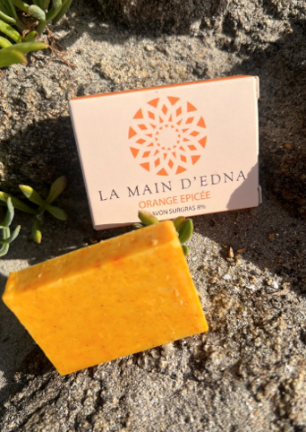 Petit savon surgras 8 % "Orange épicée"